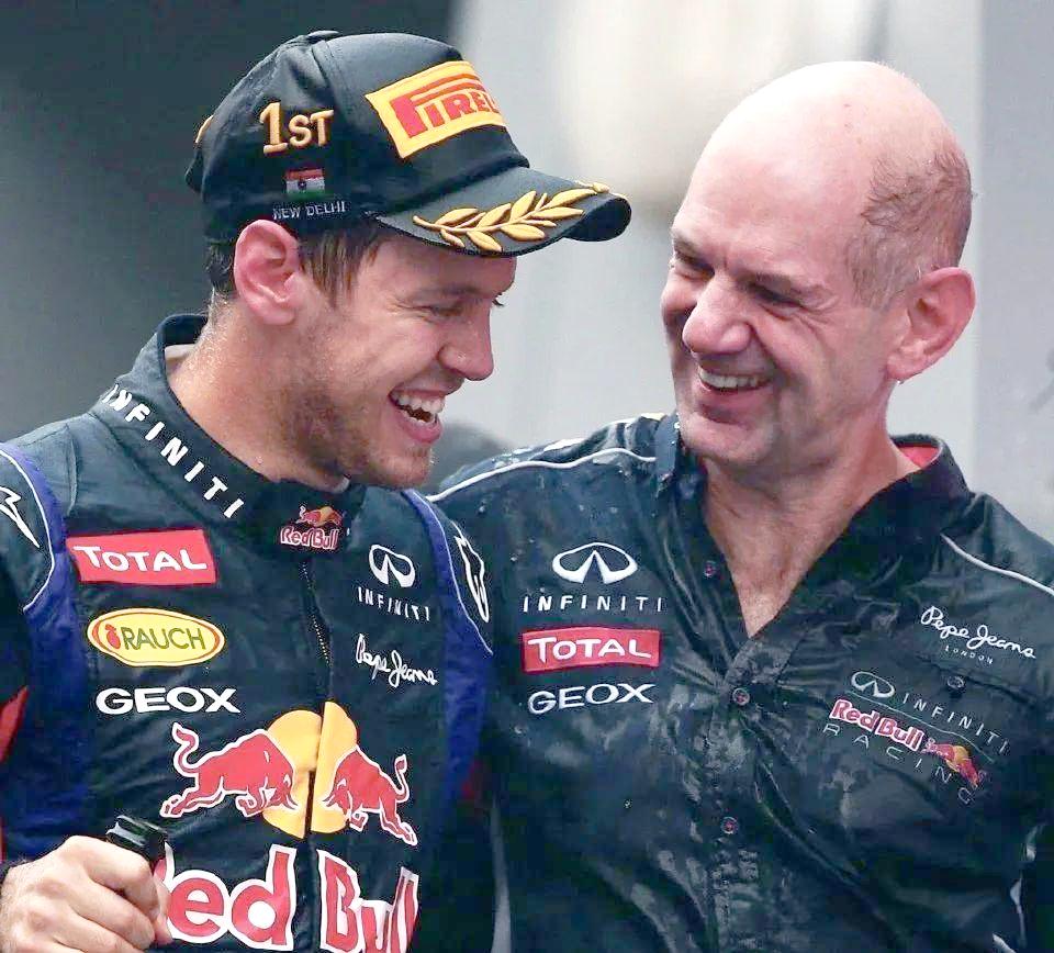 爱游戏娱乐-红牛车队翻盘雷诺车队，拉塞尔关键制胜