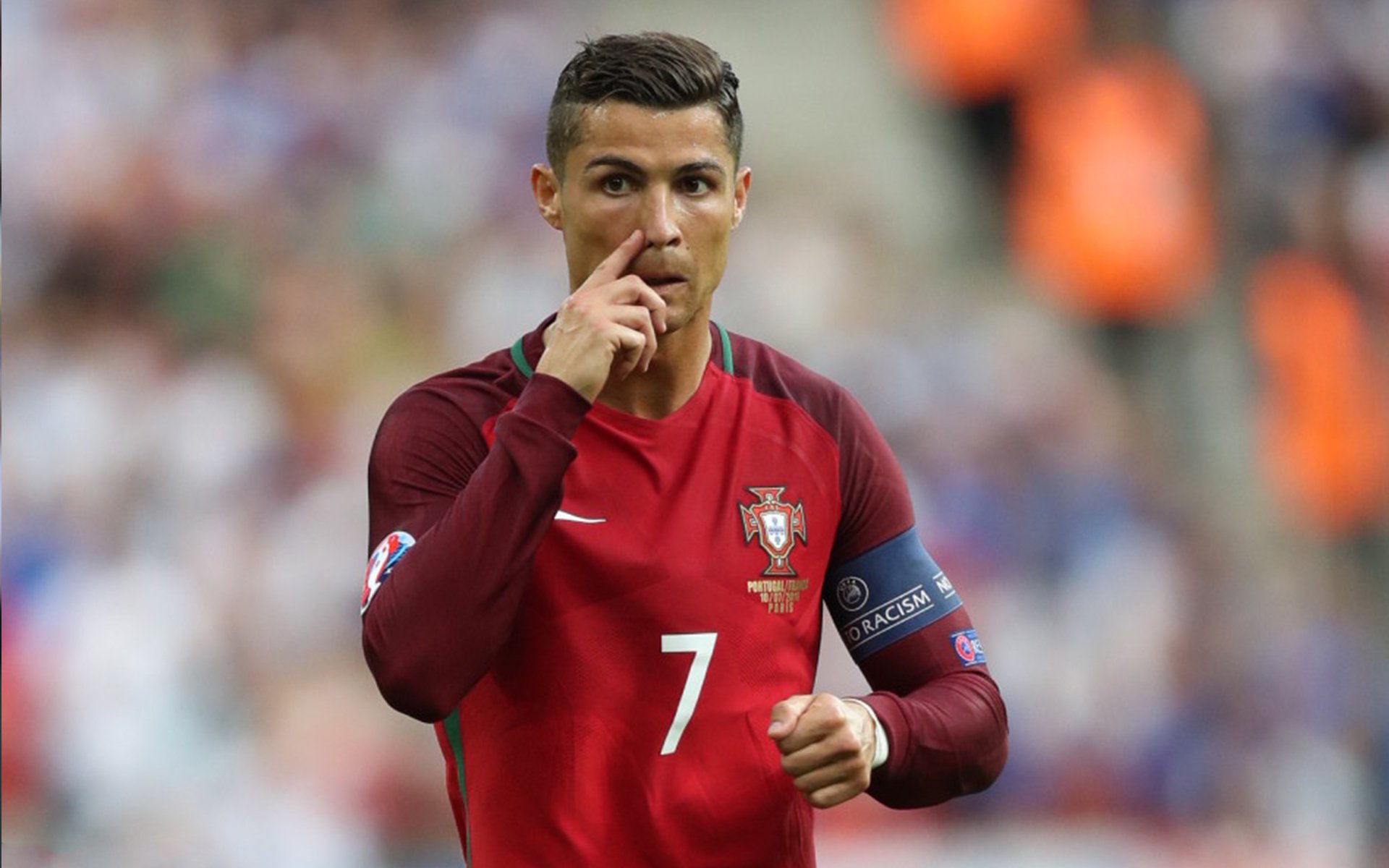 爱游戏在线-姆巴佩天神下凡，勒沃库森绝杀奏凯，足球的两种极致美学